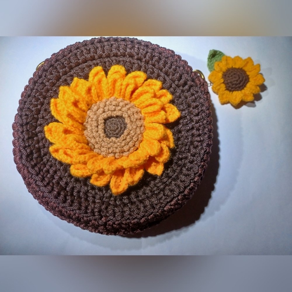 Sunflower Crochet Crossbody EUC
